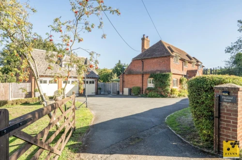 House - Detached Main Photo