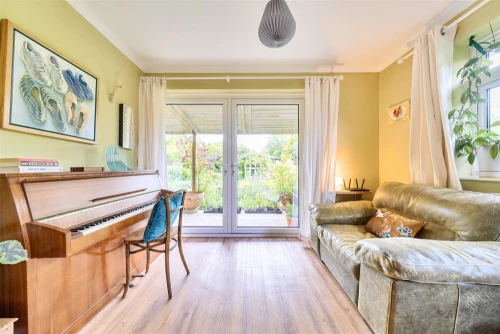 Bungalow - Detached Main Photo