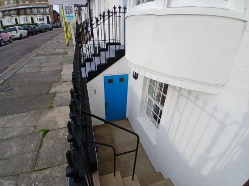 House - Terraced Main Photo