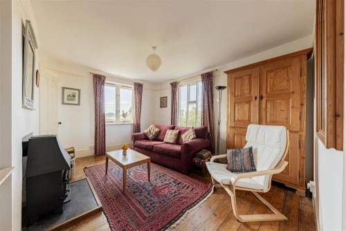 House - Detached Photo 4