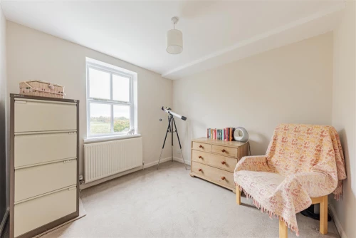 House - Semi-Detached Main Photo