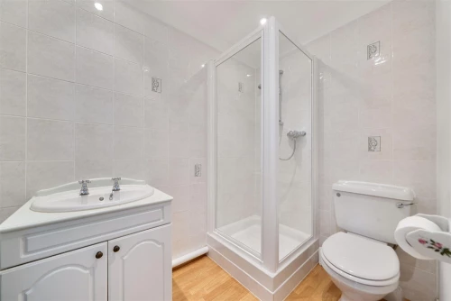 House - Semi-Detached Main Photo