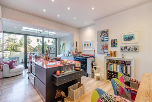 House - Semi-Detached Photo 4