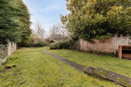 House - Semi-Detached Main Photo