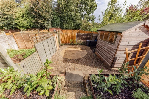 House - End Terrace Photo 1