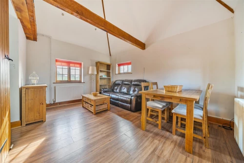 House - Semi-Detached Photo 4