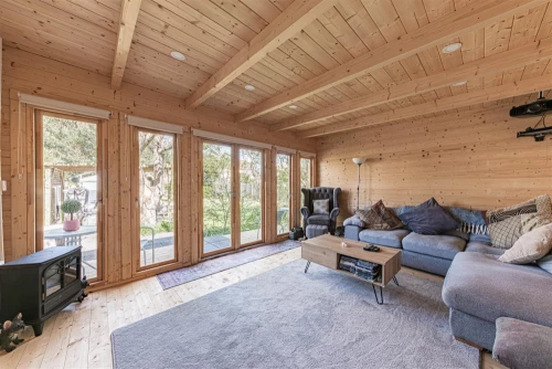 House - Semi-Detached Main Photo