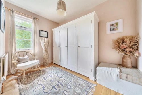 House - Semi-Detached Main Photo