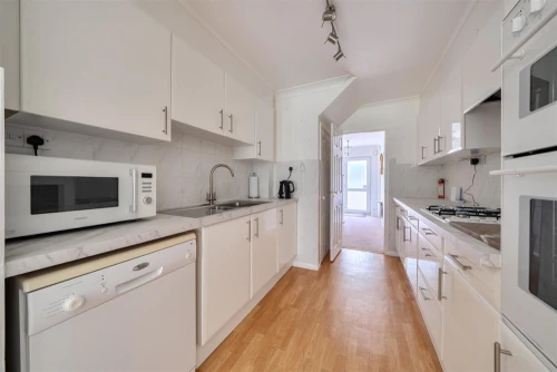 House - Semi-Detached Main Photo