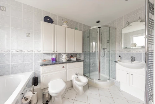 Bungalow - Detached Main Photo