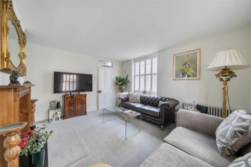 House - Terraced Main Photo