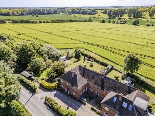 House - Terraced Main Photo