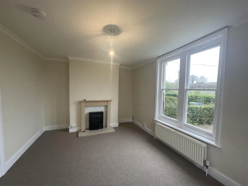 House - Semi-Detached Photo 3