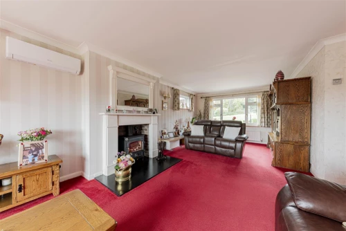 Bungalow - Detached Main Photo