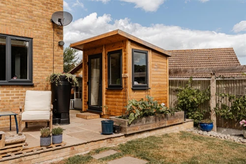 House - Semi-Detached Main Photo