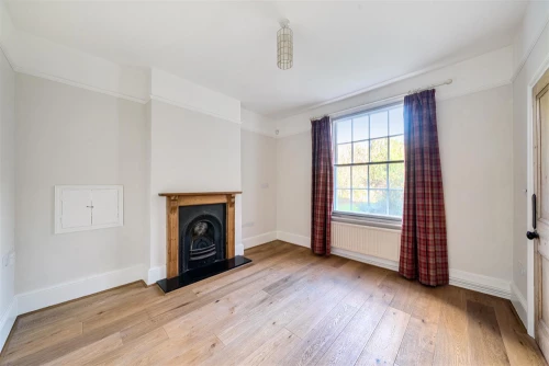 House - Townhouse Photo 4