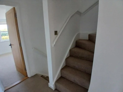 House - Semi-Detached Main Photo