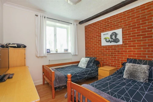 House - End Terrace Main Photo