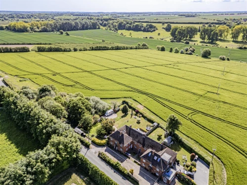House - Terraced Main Photo