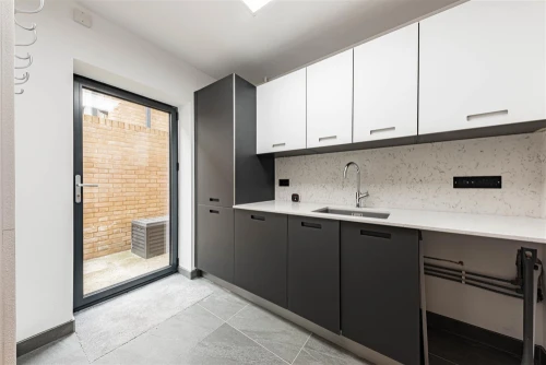 House - Detached Main Photo
