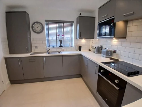 House - Semi-Detached Photo 2