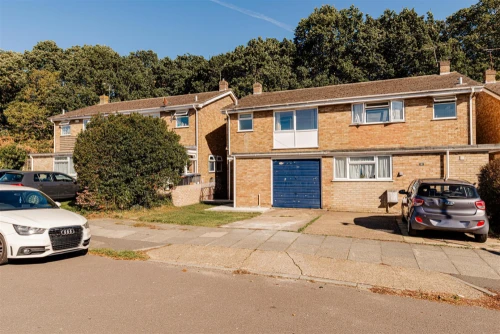 House - Semi-Detached Main Photo