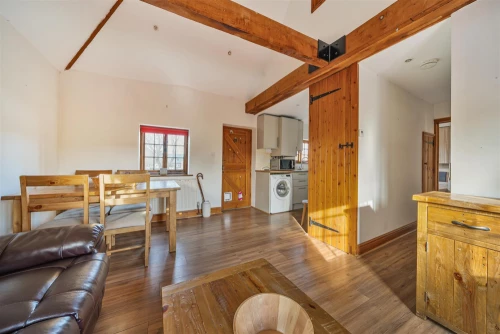 House - Semi-Detached Photo 3