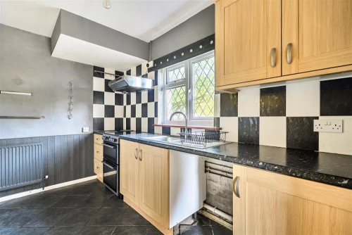 House - Semi-Detached Main Photo