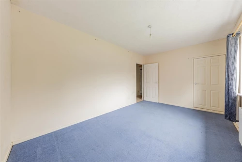 House - Semi-Detached Main Photo