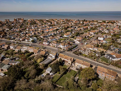 House - Semi-Detached Main Photo