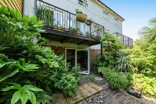 House - Terraced Photo 3