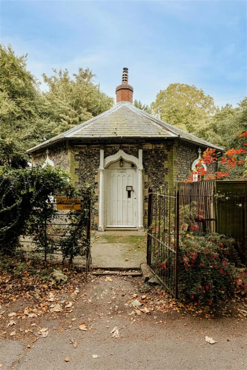 Bungalow - Detached Main Photo