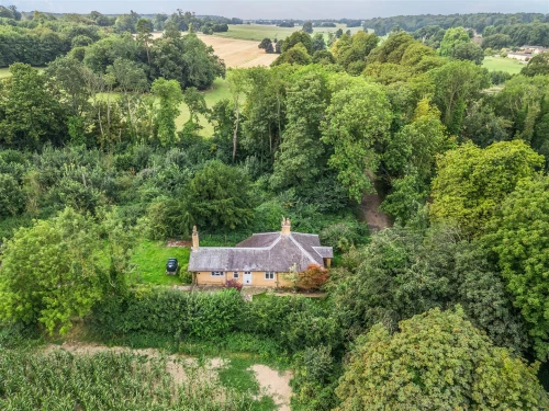 Bungalow - Detached Main Photo