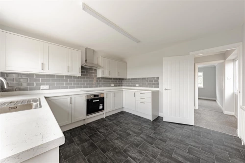 House - Semi-Detached Photo 2