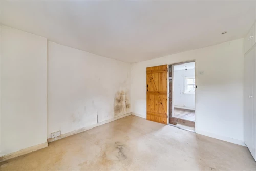 House - End Terrace Main Photo