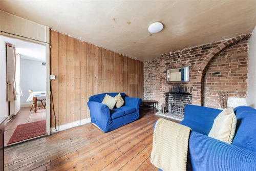 House - Terraced Main Photo