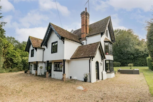 House - Detached Photo 2