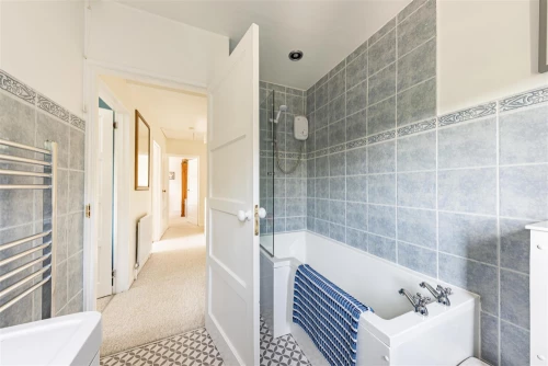 House - Terraced Main Photo