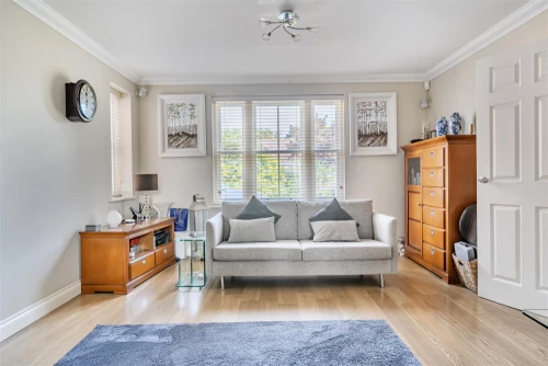 House - Detached Photo 4