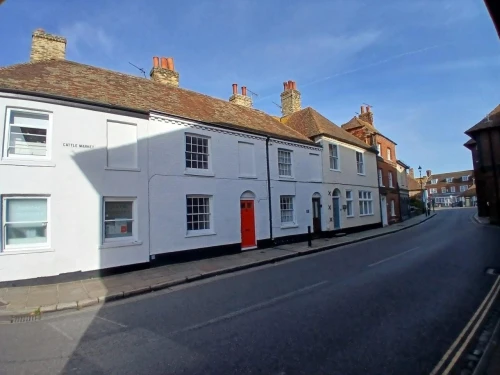 House - Terraced Main Photo