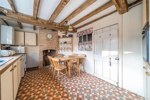 House - Terraced Main Photo