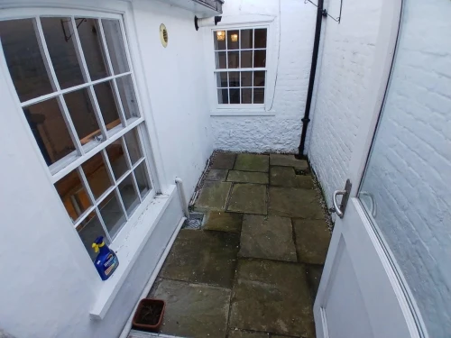 House - Terraced Main Photo