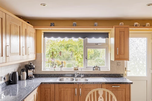 Bungalow - Detached Main Photo