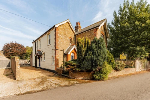 House - Detached Photo 4