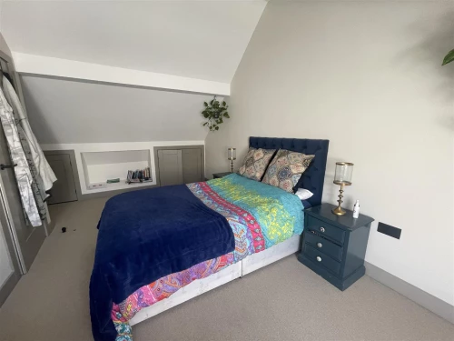 House - Townhouse Photo 2