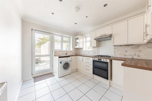 Bungalow - Semi Detached Photo 4