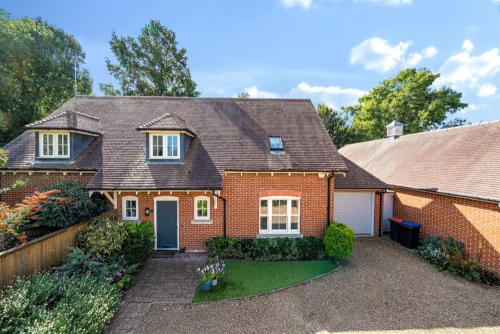 House - Detached Main Photo
