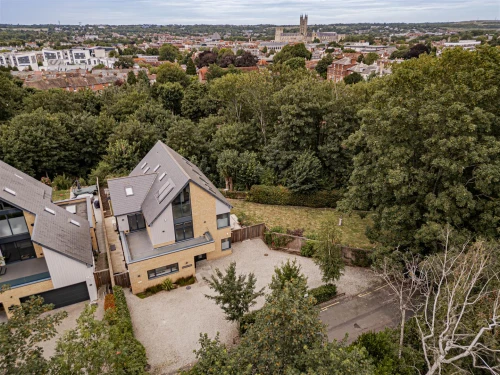 House - Detached Main Photo