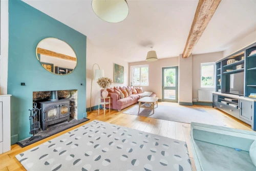 House - Semi-Detached Main Photo