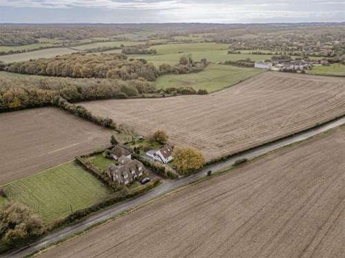 House - Detached Photo 2